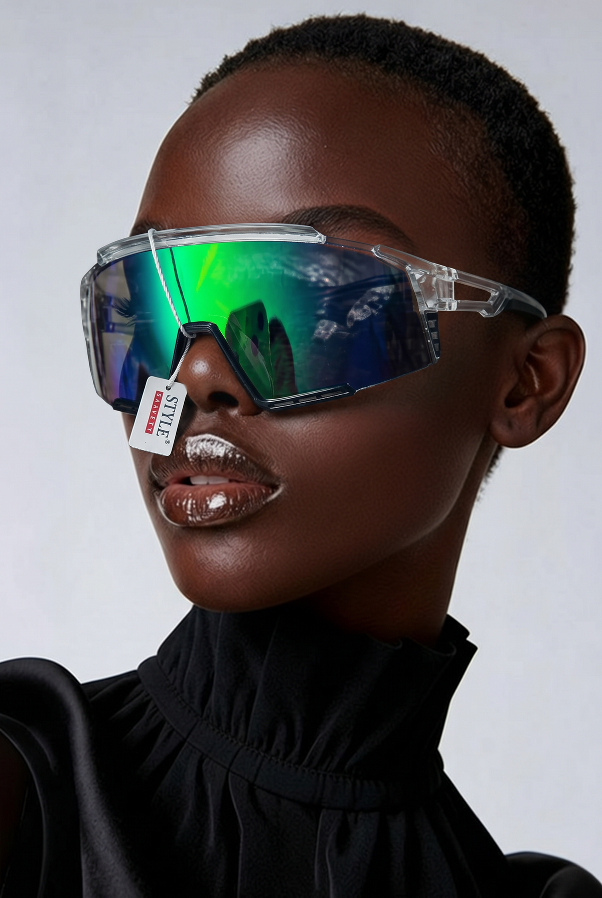 Lunettes de Soleil Sport Monture Blanche & Branches Noires